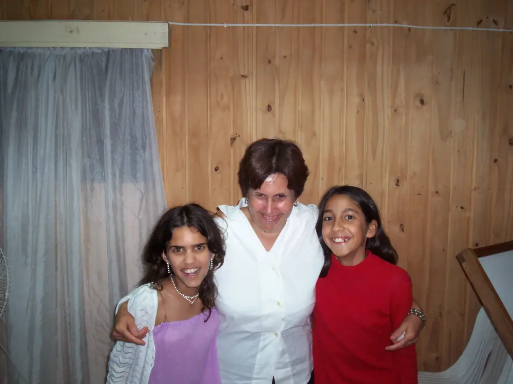 Hermana Marta, su hija Lucci y Sarita