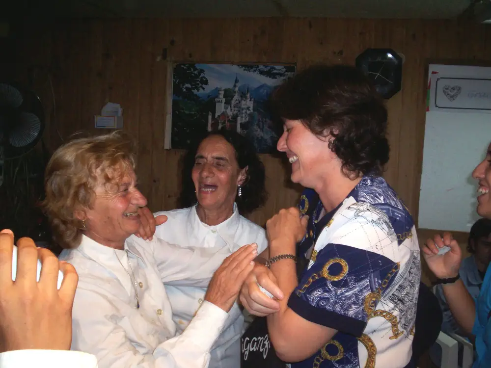 Hermana Julia con las hermanas Correa